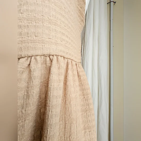 Open-Back Dress - Picture 12 of 14